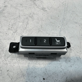 2018-2022 HONDA ACCORD FRONT LEFT DRIVER SIDE SEAT MEMORY SWITCH OEM 2018-2022 HONDA ACCORD FRONT LEFT DRIVER SIDE SEAT MEMORY SWITCH OEM