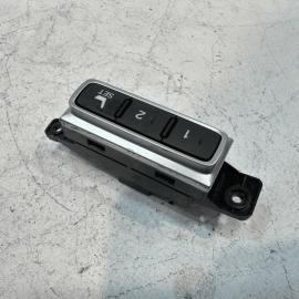 2018-2022 HONDA ACCORD FRONT LEFT DRIVER SIDE SEAT MEMORY SWITCH OEM 2018-2022 HONDA ACCORD FRONT LEFT DRIVER SIDE SEAT MEMORY SWITCH OEM