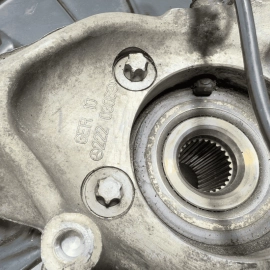 MERCEDES W222 S550 2014-17 REAR LEFT DRIVER SIDE SPINDLE KNUCKLE & HUB OEM