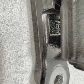 MERCEDES W222 S550 FRONT PASSENGER SIDE LOWER DOOR HINGE OEM 2014-2017