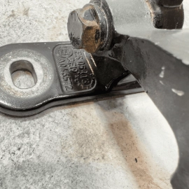 MERCEDES W222 S550 FRONT PASSENGER SIDE UPPER DOOR HINGE OEM 2014-2017