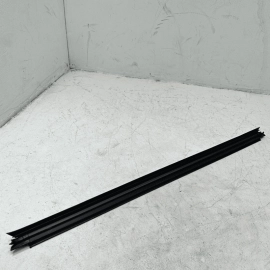 MERCEDES W222 S550 FRONT LEFT DOOR WINDOW BELT WEATHERSTRIP SEAL OEM 2014-2020