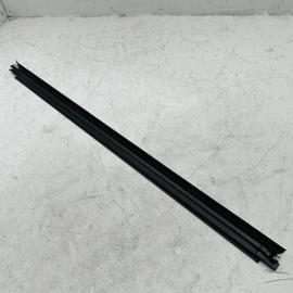 MERCEDES W222 S550 FRONT LEFT DOOR WINDOW BELT WEATHERSTRIP SEAL OEM 2014-2020