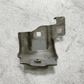 MERCEDES W222 S550 FRONT DRIVER SIDE FENDER CENTER BRACKET MOUNT OEM 2014-2017