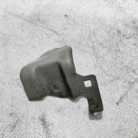 MERCEDES W222 S550 FRONT DRIVER SIDE FENDER CENTER BRACKET MOUNT OEM 2014-2017