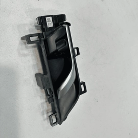HONDA ACCORD REAR RIGHT PASSENGER SIDE DOOR INTERIOR HANDLE OEM 2018-2022 HONDA ACCORD REAR RIGHT PASSENGER SIDE DOOR INTERIOR HANDLE OEM 2018-2022