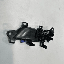 HONDA ACCORD REAR RIGHT PASSENGER SIDE DOOR INTERIOR HANDLE OEM 2018-2022 HONDA ACCORD REAR RIGHT PASSENGER SIDE DOOR INTERIOR HANDLE OEM 2018-2022