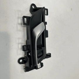 HONDA ACCORD REAR RIGHT PASSENGER SIDE DOOR INTERIOR HANDLE OEM 2018-2022 HONDA ACCORD REAR RIGHT PASSENGER SIDE DOOR INTERIOR HANDLE OEM 2018-2022