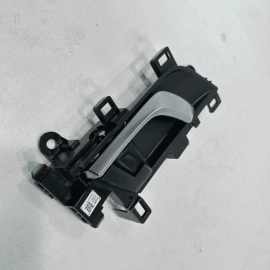 HONDA ACCORD REAR RIGHT PASSENGER SIDE DOOR INTERIOR HANDLE OEM 2018-2022 HONDA ACCORD REAR RIGHT PASSENGER SIDE DOOR INTERIOR HANDLE OEM 2018-2022