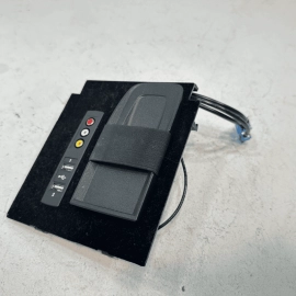 2014-2017 MERCEDES W222 S550 CENTER CONSOLE USB AUX MEDIA RETAINER PLATE OEM