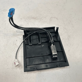2014-2017 MERCEDES W222 S550 CENTER CONSOLE USB AUX MEDIA RETAINER PLATE OEM