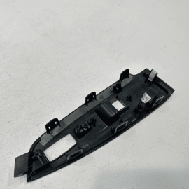 HONDA ACCORD REAR RIGHT PASSENGER SIDE DOOR SWITCH PANEL COVER OEM 2018-2022 HONDA ACCORD REAR RIGHT PASSENGER SIDE DOOR SWITCH PANEL COVER OEM 2018-2022