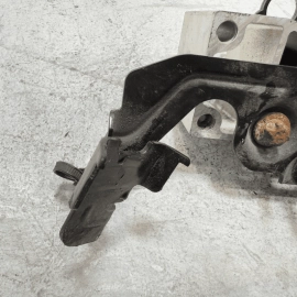 MERCEDES W222 S550 FRONT PASSENGER SIDE SUBFRAME SUPPORT BRACKET OEM 2014-2017