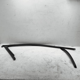 VOLKSWAGEN PASSAT FRONT DRIVER DOOR WINDOW GLASS RUN CHANNEL SEAL 2012-2022 OEM
