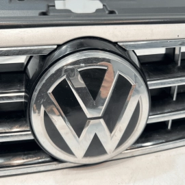 Front Upper Radiator Grille Volkswagen Passat 2016-2018 OEM