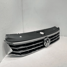 Front Upper Radiator Grille Volkswagen Passat 2016-2018 OEM