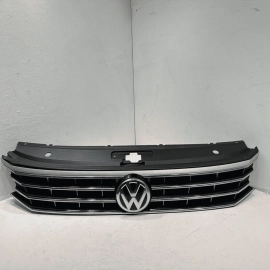 Front Upper Radiator Grille Volkswagen Passat 2016-2018 OEM