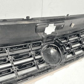 Front Upper Radiator Grille Volkswagen Passat 2016-2018 OEM