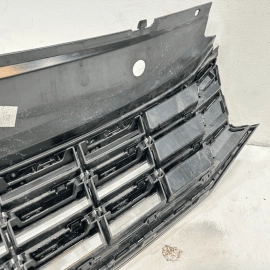 Front Upper Radiator Grille Volkswagen Passat 2016-2018 OEM