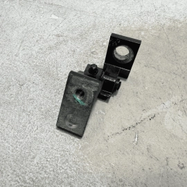 VOLKSWAGEN PASSAT 2012-2022 REAR LEFT DRIVER SIDE DOOR LOWER HINGE OEM