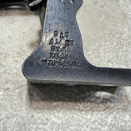 VOLKSWAGEN PASSAT 2012-2022 FRONT RIGHT PASSENGER SIDE DOOR UPPER HINGE OEM