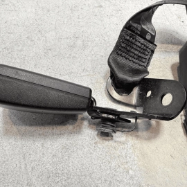 VOLKSWAGEN PASSAT 2012-2022 REAR CENTER SEAT BELT SEATBELT RETRACTOR OEM