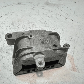 VOLKSWAGEN PASSAT ENGINE 2.0L MOTOR PASSENGER SIDE MOUNT SUPPORT BRACKET 2012-22