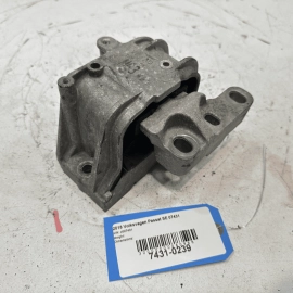 VOLKSWAGEN PASSAT ENGINE 2.0L MOTOR PASSENGER SIDE MOUNT SUPPORT BRACKET 2012-22