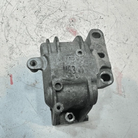 VOLKSWAGEN PASSAT ENGINE 2.0L MOTOR PASSENGER SIDE MOUNT SUPPORT BRACKET 2012-22