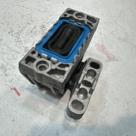 VOLKSWAGEN PASSAT ENGINE 2.0L MOTOR PASSENGER SIDE MOUNT SUPPORT BRACKET 2012-22