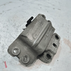 VOLKSWAGEN PASSAT ENGINE 2.0L MOTOR DRIVER SIDE MOUNT SUPPORT BRACKET 2012-2022