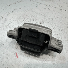 VOLKSWAGEN PASSAT ENGINE 2.0L MOTOR DRIVER SIDE MOUNT SUPPORT BRACKET 2012-2022