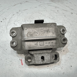VOLKSWAGEN PASSAT ENGINE 2.0L MOTOR DRIVER SIDE MOUNT SUPPORT BRACKET 2012-2022