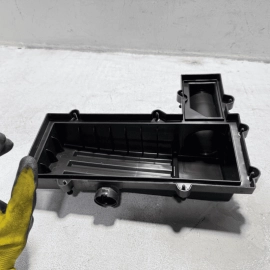 2018-2022 VW PASSAT 2.0L - Engine AIR Filter BOX / (UPPER) Cover OEM