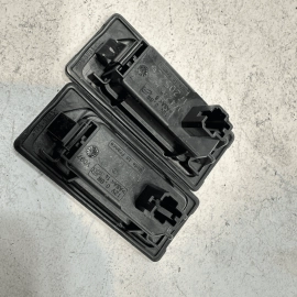 17-18 VOLKSWAGEN PASSAT SE REAR LEFT / RIGHT LICENSE PLATE LIGHT LAMP OEM 2PCS
