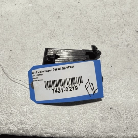 2016 - 2019 VOLKSWAGEN PASSAT FRONT DRIVER SIDE FOG LIGHT LAMP REFLECTOR OEM