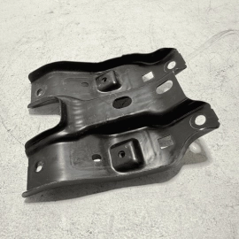 2016-2019 PASSAT FRONT CENTER SUPPORT FOR LOCK CARRIER OEM