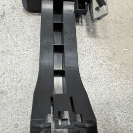 2014-2020 INFINITI Q50 EXTERIOR DOOR HANDLE BRACKET FRONT PASSENGER SIDE OEM