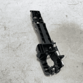 2014-2020 INFINITI Q50 EXTERIOR DOOR HANDLE BRACKET FRONT PASSENGER SIDE OEM