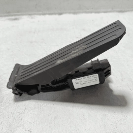2012-2018 VOLKSWAGEN PASSAT ACCELERATOR GAS PEDAL OEM
