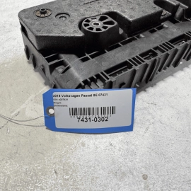 2012 - 2022 VOLKSWAGEN PASSAT BATTERY TRAY HOLDER BRACKET SUPPORT OEM