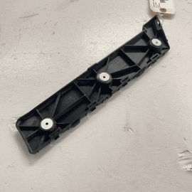 GMC TERRAIN 2018 - 2023 REAR LEFT DRIVER SIDE BUMPER RETAINER GUIDE BRACKET