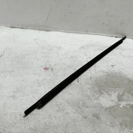HONDA ACCORD Hybrid 2018 FRONT RIGHT PASSENGER SIDE DOOR WINDOW BELT MOLDING OEM