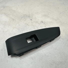 HONDA ACCORD REAR DRIVER SIDE DOOR WINDOW SWITCH BEZEL PANEL TRIM 2018-2022 OEM HONDA ACCORD REAR DRIVER SIDE DOOR WINDOW SWITCH BEZEL PANEL TRIM 2018-2022 OEM