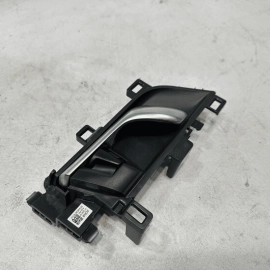 HONDA ACCORD REAR RIGHT PASSENGER DOOR INTERIOR PULL INNER HANDLE 2018-2022 OEM HONDA ACCORD REAR RIGHT PASSENGER DOOR INTERIOR PULL INNER HANDLE 2018-2022 OEM