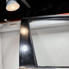 2016-2023 Honda Pilot Front Right Passenger Door Shell *NH797M* OEM