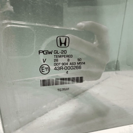 HONDA PILOT 2016-2018 Passport REAR RIGHT PASSENGER SIDE DOOR WINDOW GLASS OEM