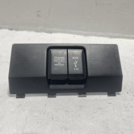 Honda Pilot USB Trim Console Auxiliary Connector And Power Outlet 2016-2019 OEM