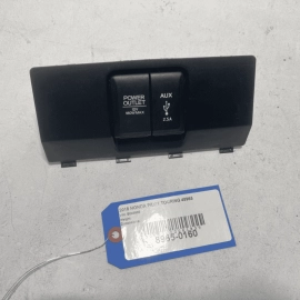 Honda Pilot USB Trim Console Auxiliary Connector And Power Outlet 2016-2019 OEM