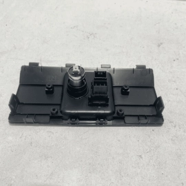 Honda Pilot USB Trim Console Auxiliary Connector And Power Outlet 2016-2019 OEM